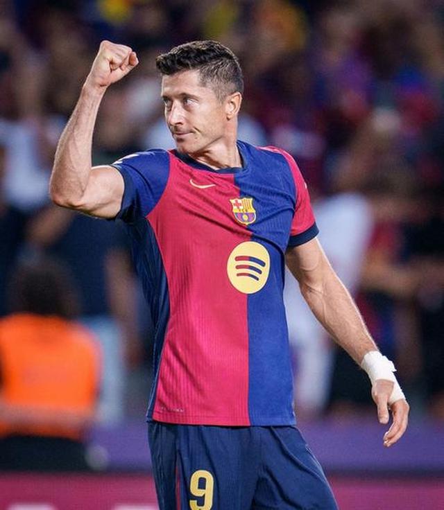 关于巴列卡诺球员喜获一儿一女，欲为家庭赢球的信息